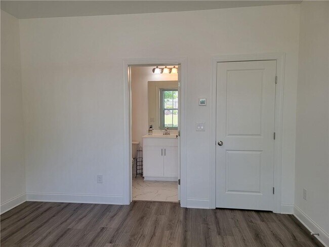 Foto del edificio - 3691 Ample Ave