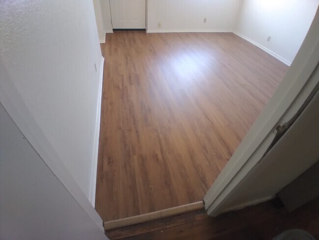 Foto del edificio - 528 Charleston St SE