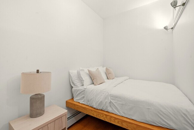 Building Photo - 148 Baxter St