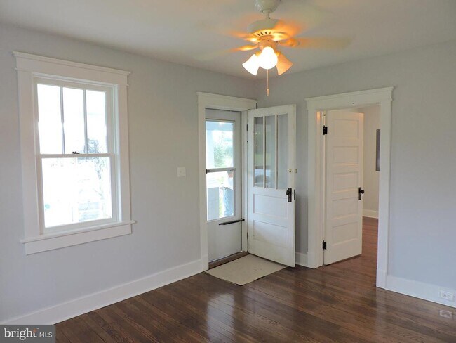 Foto del edificio - 1101 Merrimans Ln