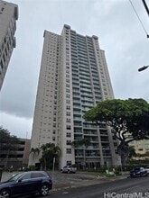 Building Photo - 1450 Young St