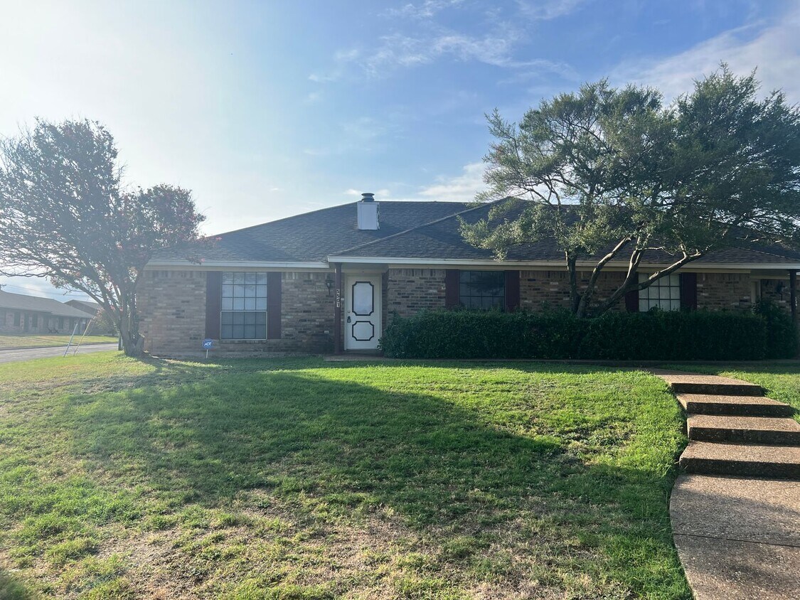 Primary Photo - Duplex *LEASING SPECIAL AVAILABLE*