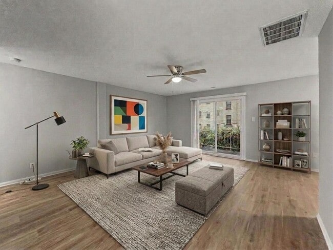 Interior Photo - 200 E. Maple Avenue