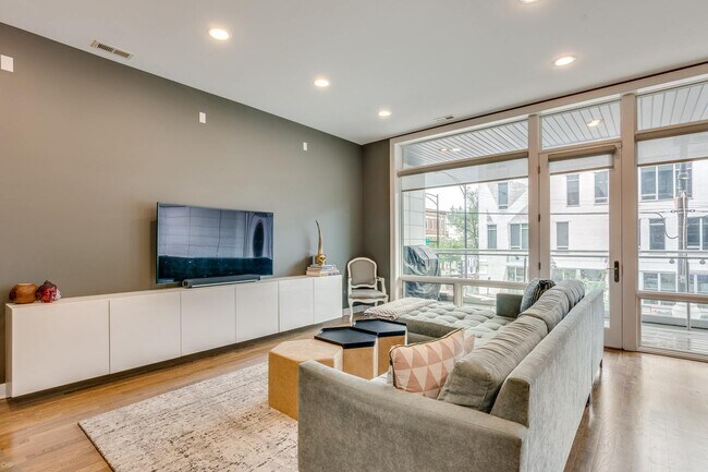 Foto del edificio - 2204 W Chicago Ave