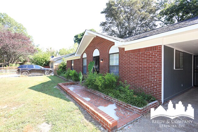 Building Photo - 5100 N Circle Rd