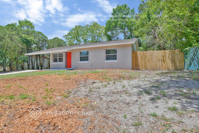 Building Photo - 1504 Pine Lake Rd