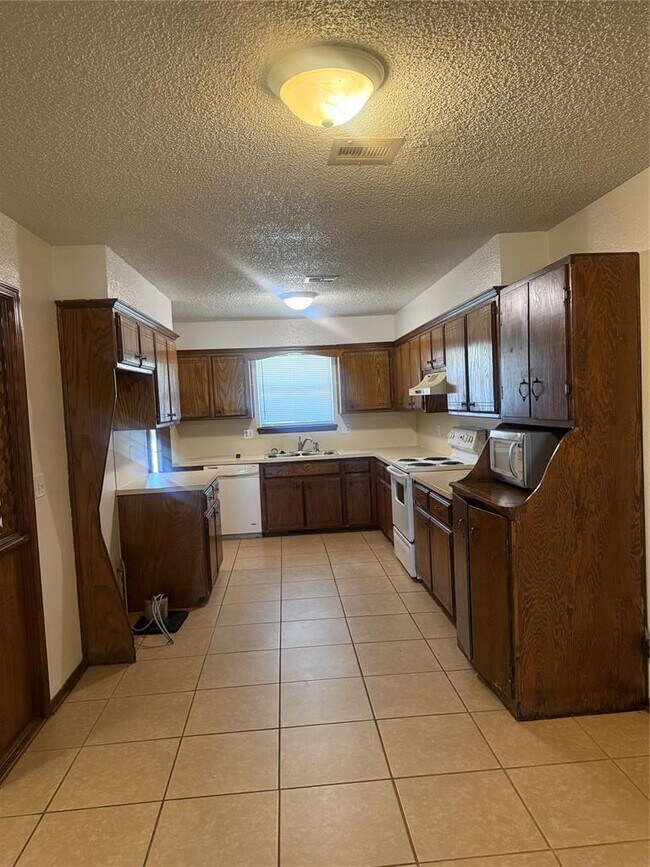 Building Photo - 1309 Summerton Pl