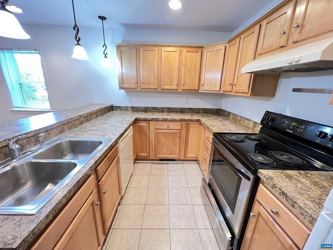 Foto principal - 702 Delevan St