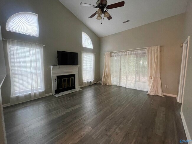 Foto del edificio - 146 Stone Meadow Ln
