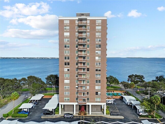 Foto del edificio - 4015 Bayshore Blvd