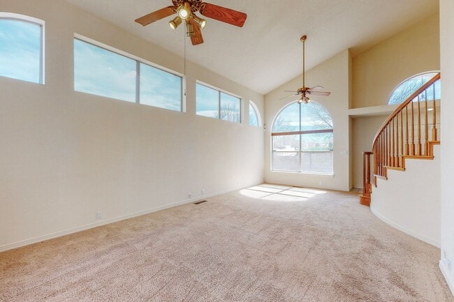 Foto del edificio - 2 story 4 bedroom