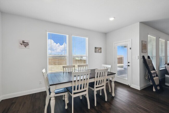 Building Photo - Spacious 3-Bed + Game Room on Corner Lot w...