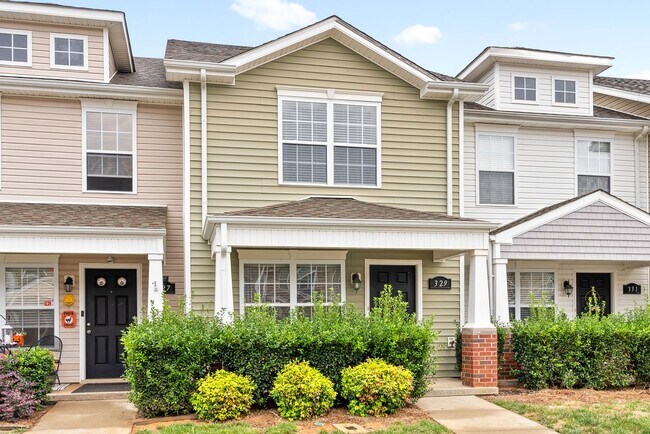 Foto del edificio - Updated Townhome near Tennova Hospital