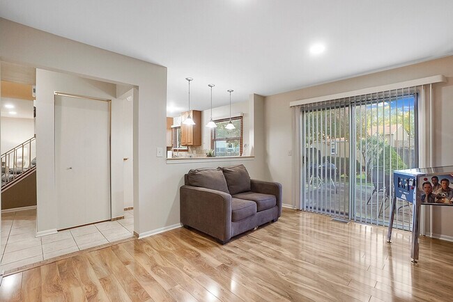 Foto del edificio - 2323 Woodview Ln