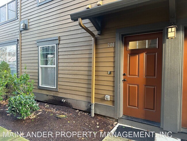 Building Photo - 3 br, 2.5 bath House - 1060 SW 170TH AVE #200