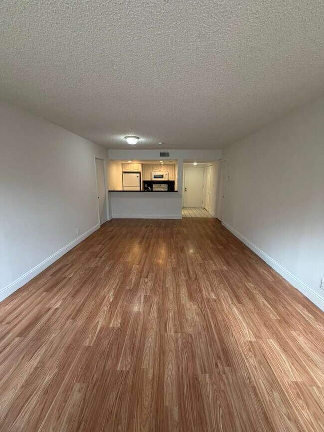 Foto del edificio - 8160 Geneva Ct