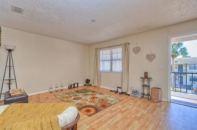 Foto del edificio - 321 Oak Rose Ln
