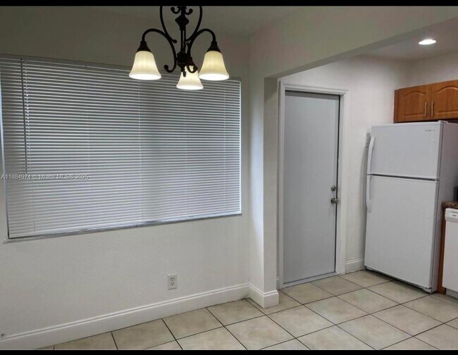 Foto del edificio - 845 NW 46th Ave