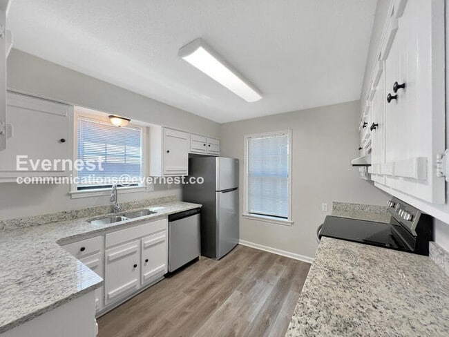 Foto del edificio - 8840 Cypress Cove