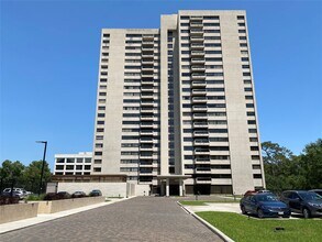 Building Photo - 49 Briar Hollow Ln