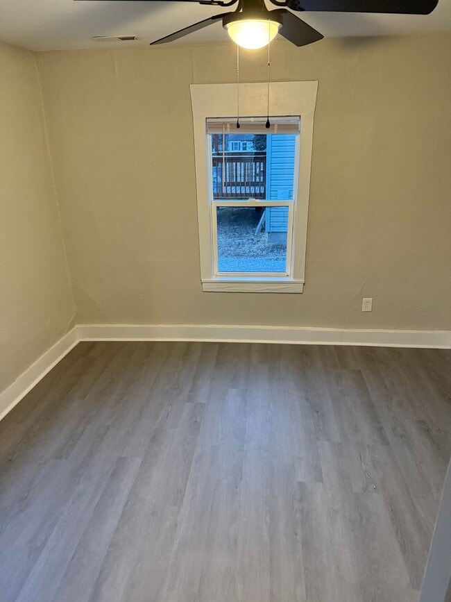 Building Photo - Charming 2 Bed 1 Bath House