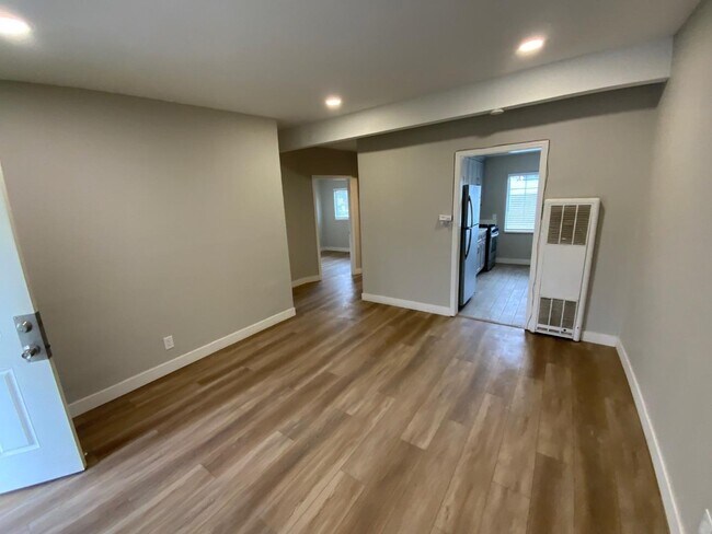 Foto del edificio - 2930 Marysville Blvd