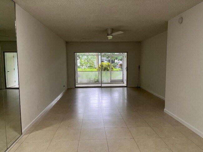 Building Photo - 2360 SW 22nd Ave