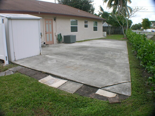 Building Photo - 6223 Kendrick St