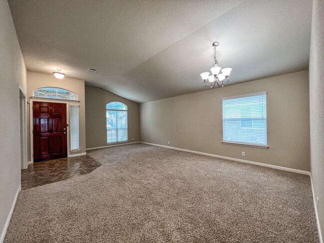 Foto del edificio - 923 Avery Pkwy
