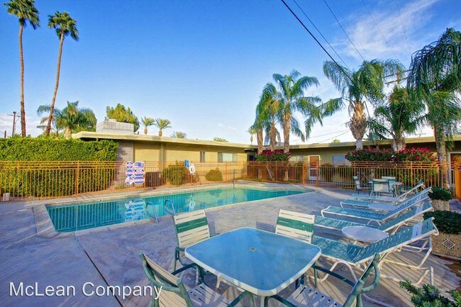 Building Photo - 1540 N Chaparral Rd