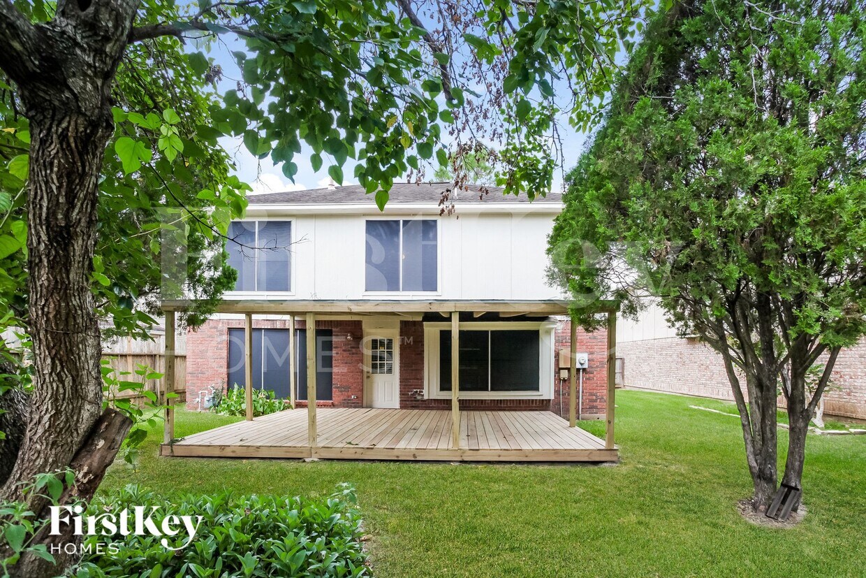 Building Photo - 16327 Elmwood Point Ln