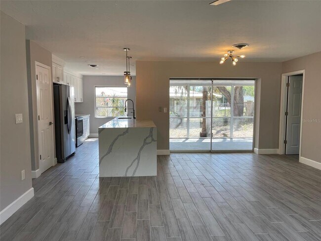 Building Photo - 315 Auster Rd