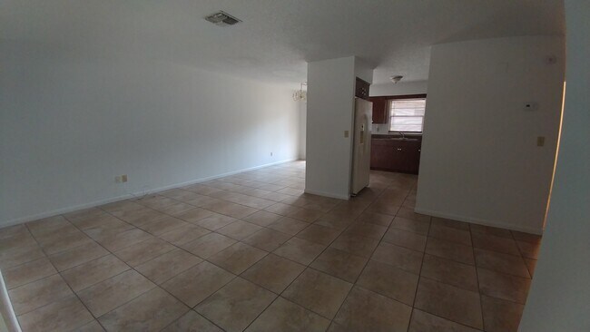Foto del edificio - 3360 NE 58th Ave