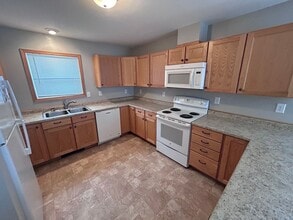 Building Photo - 545 4th Ave SW