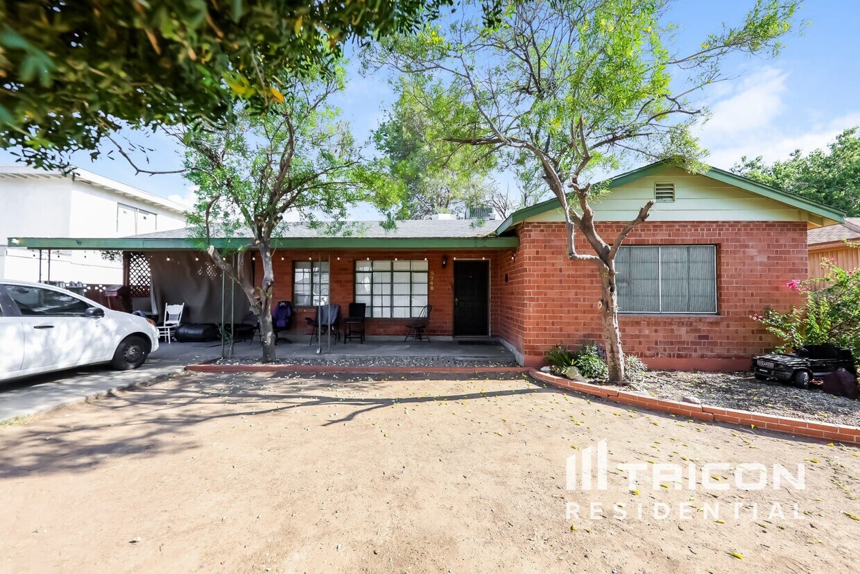 Primary Photo - 5748 W Vista Ave