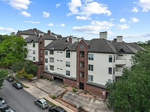 Building Photo - 3001 Cedar St