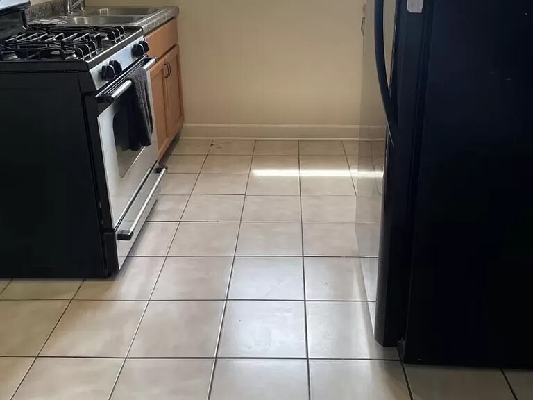 1310 W 151st St Unit Basement 1, East Chicago, IN 46312 Room for