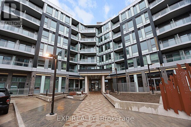 Photo du bâtiment - 2501-2501 Saw Whet Blvd.