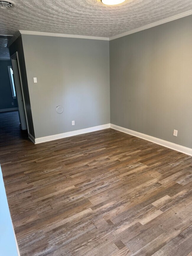 Foto del edificio - 913 S Kates Ln