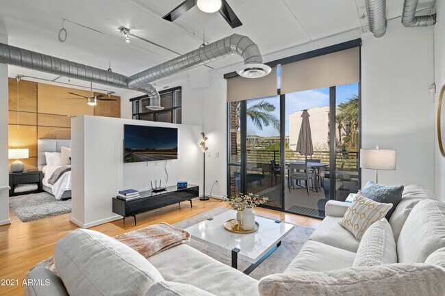 Foto del edificio - 7301 E 3rd Ave