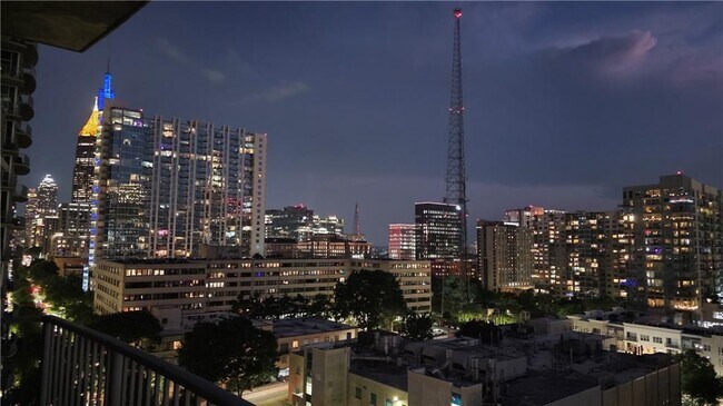 Foto del edificio - 943 Peachtree St NE