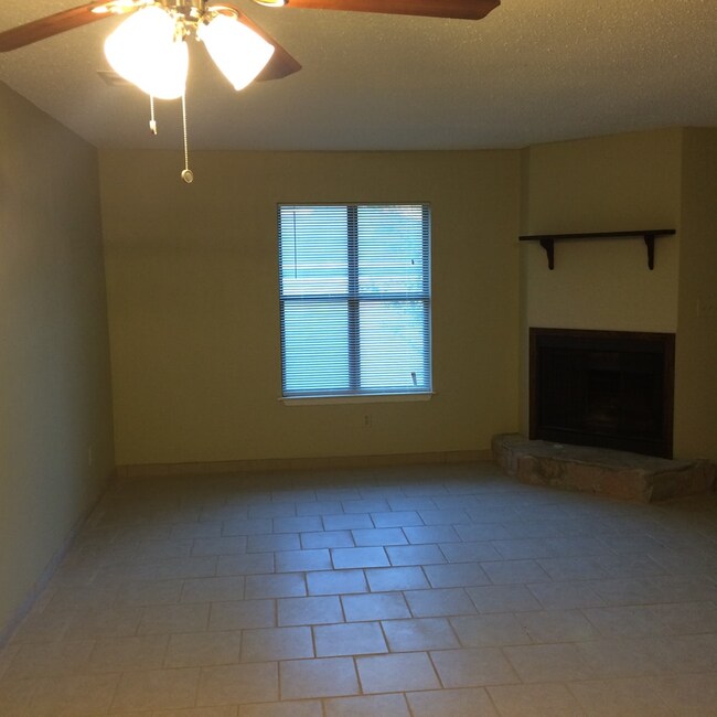 Building Photo - 6332 W Fairfield Dr