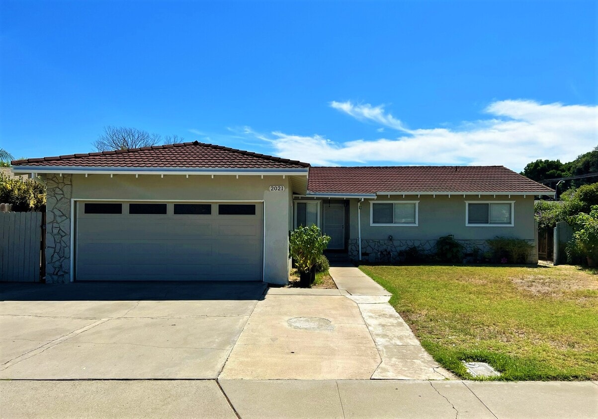 2021 Rochelle Ave, Turlock, CA 95382 House for Rent in Turlock, CA