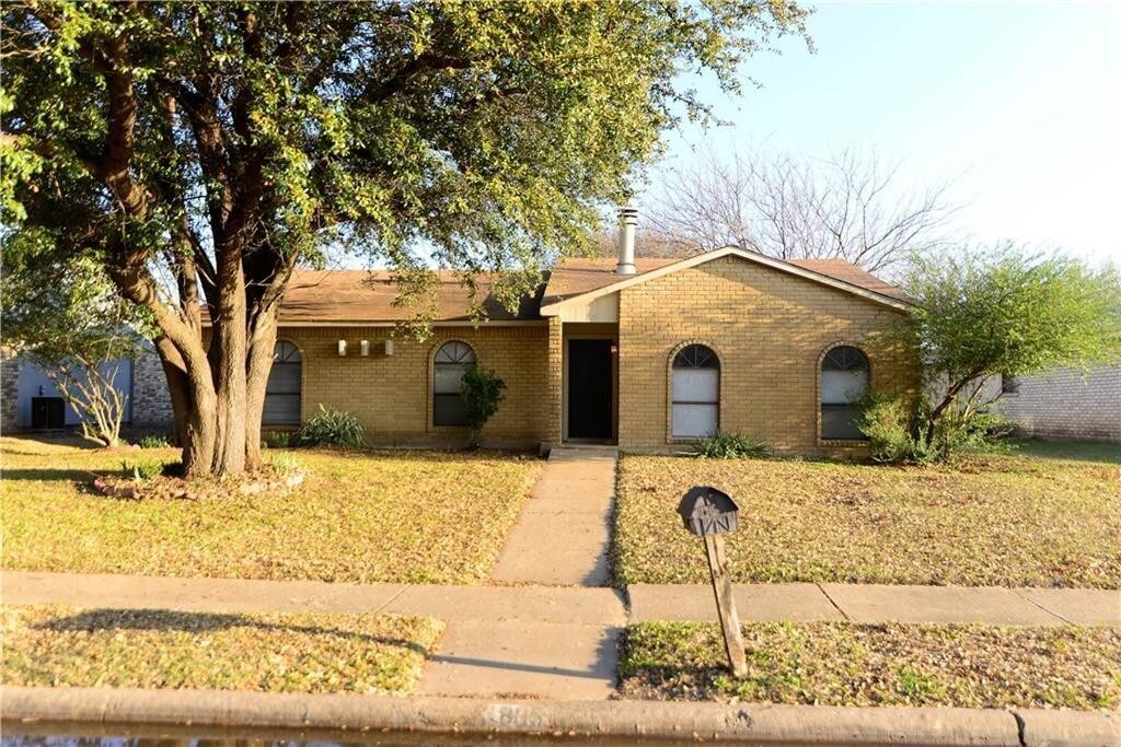 Foto principal - 805 Cambridge Dr