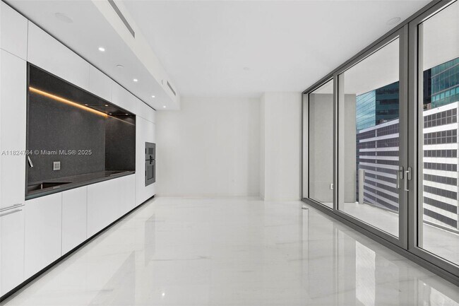 Foto del edificio - 300 Biscayne Blvd Way