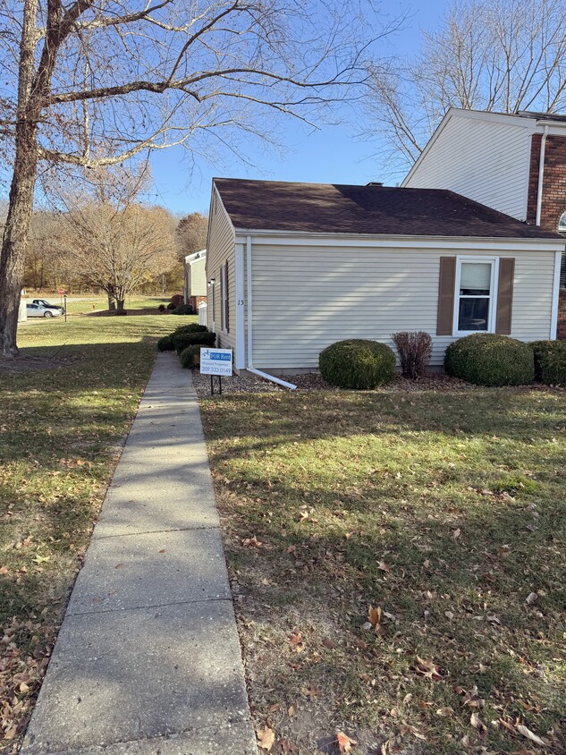 Primary Photo - 15 S Yorktown Rd