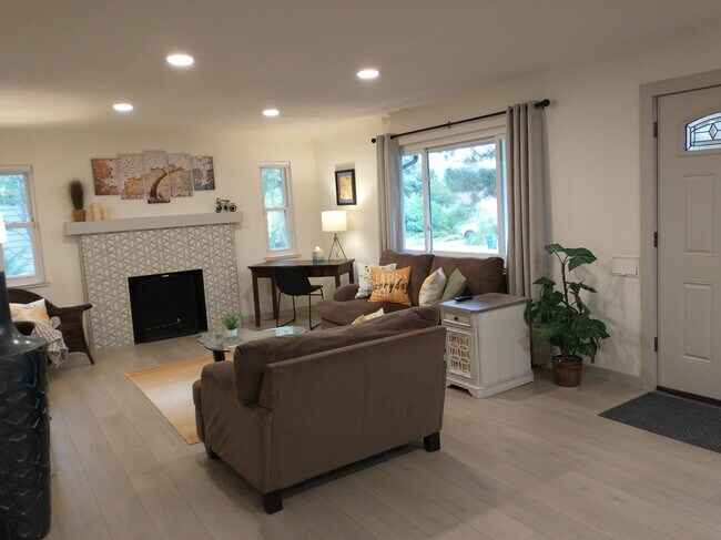 Foto del edificio - 3361 S Dahlia St