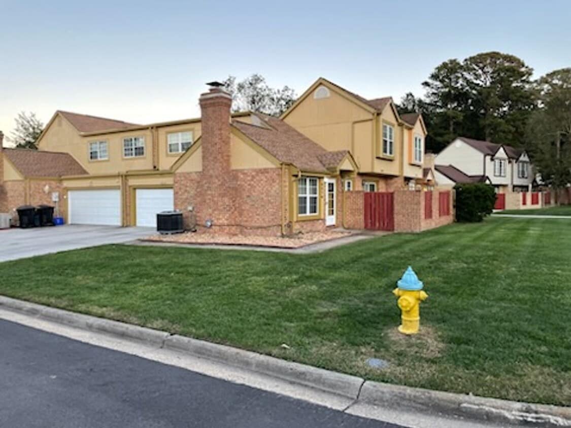 Great condo in great location - Great condo in great location