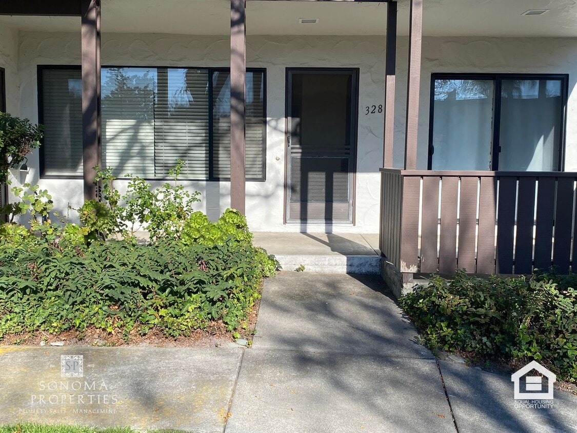 Primary Photo - Ground Floor Condo on Sonoma's East Side