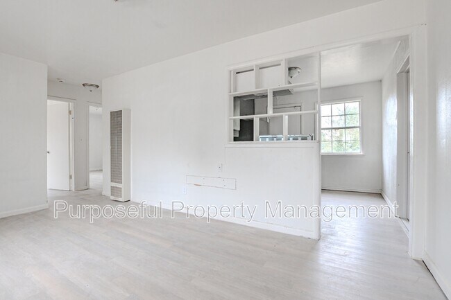 Foto del edificio - 3128 NE 15th St